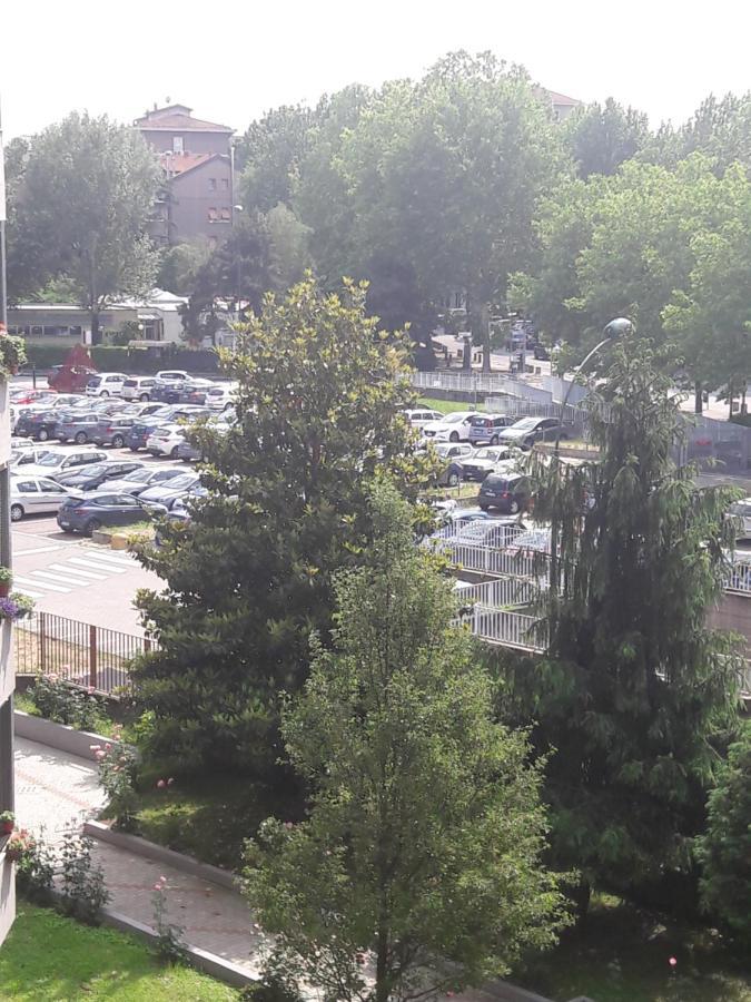 Grazioso Bilocale A 100 Mt Dalla Metropolitana Sesto San Giovanni Eksteriør billede