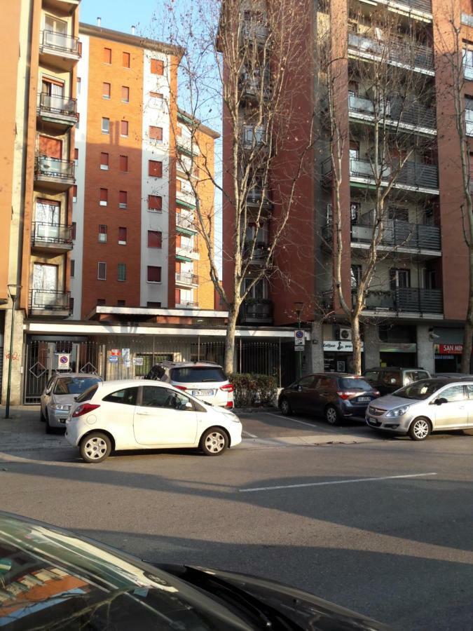 Grazioso Bilocale A 100 Mt Dalla Metropolitana Sesto San Giovanni Eksteriør billede